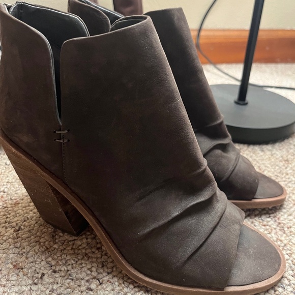 Vince Camuto open toe heeled booties - Picture 1 of 3